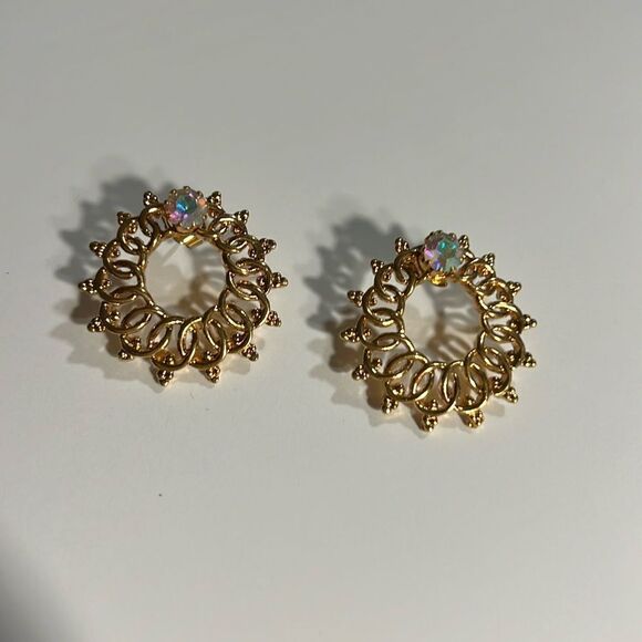 Vintage Avon round gold 2 in 1 interchangeable pierced earrings. - Picture 1 of 6